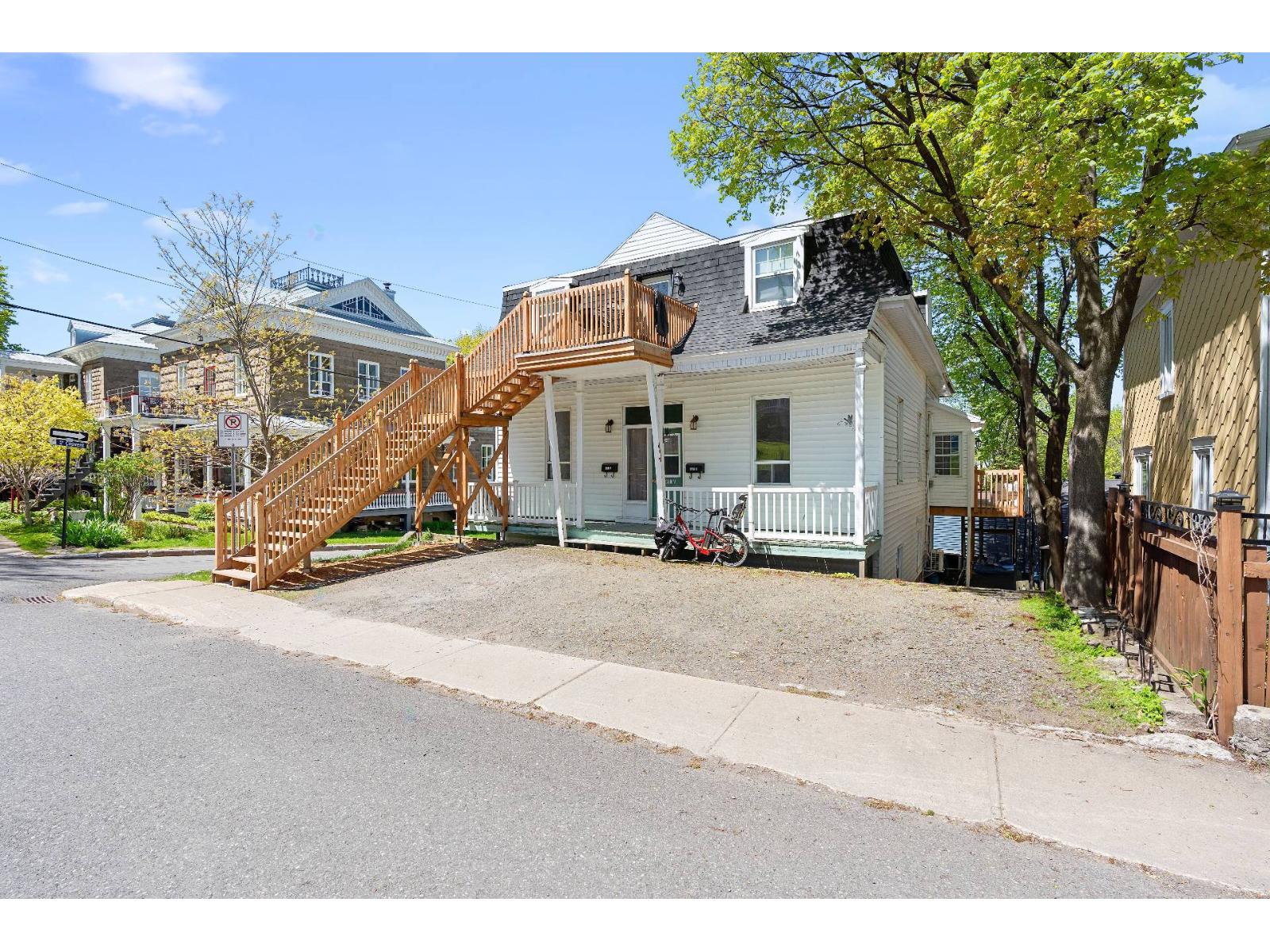 6691-6695A Rue St-Louis-de-France