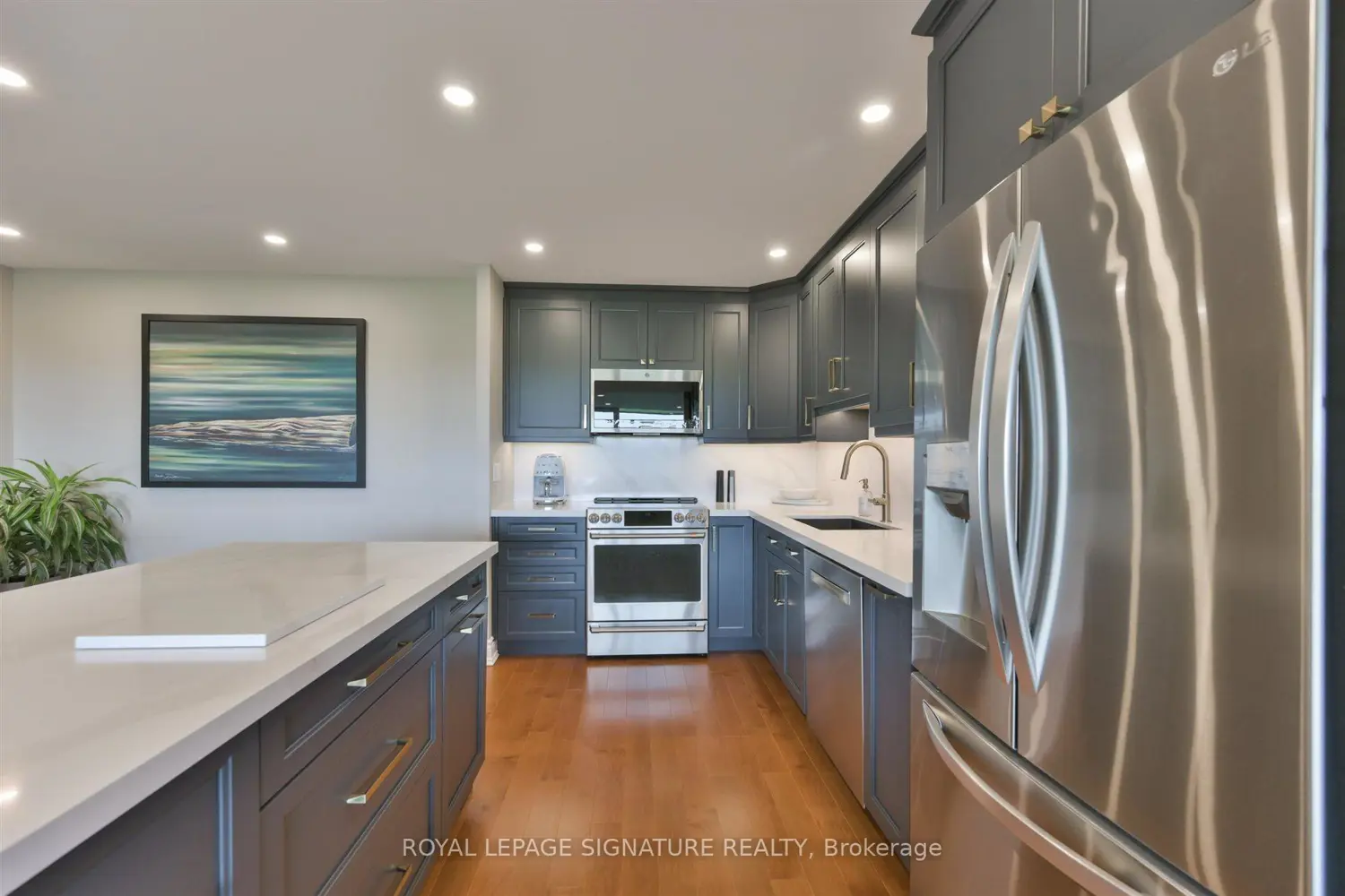 240 Scarlett Road 912 photo 3