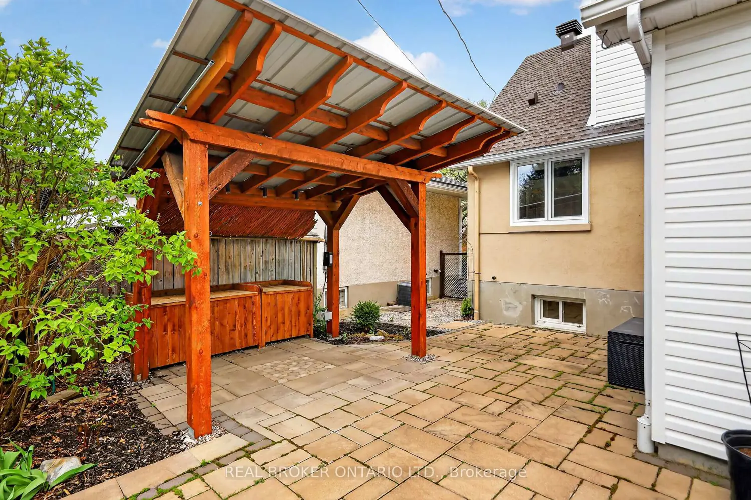 Additional image 20 of 1572 Dorion Avenue
