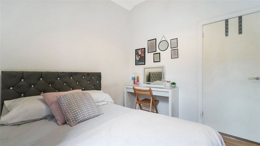 Additional image 16 of 2 bed flat for saleRonald Place, Stirling, Stirlingshire FK8