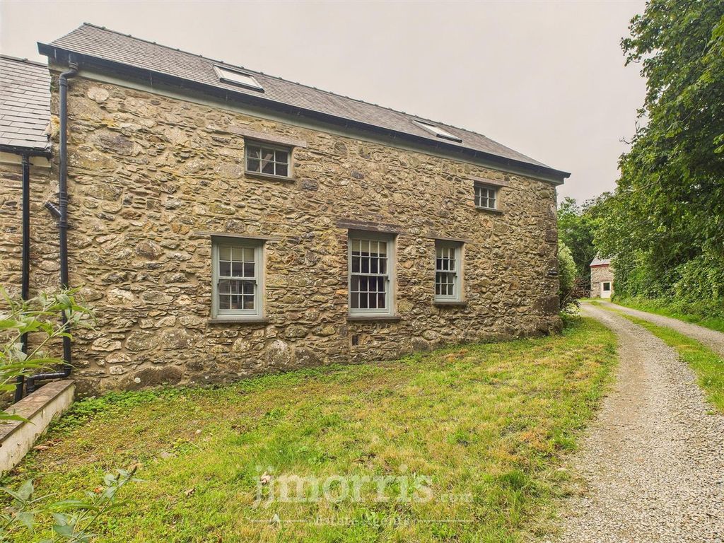 2 bed barn conversion for saleMathry, Trehale SA62 photo 2
