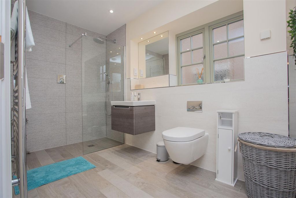 Additional image 21 of 5 bed detached house for saleVawser Crescent, Peterborough PE3