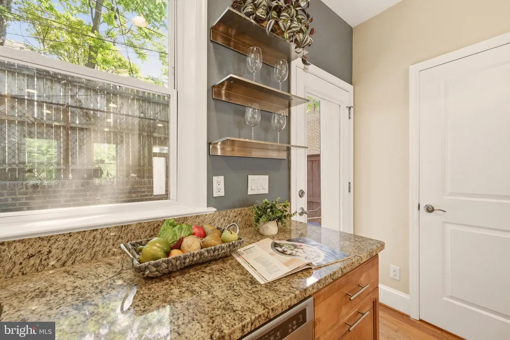 Additional image 10 of 1425 C Street NE, Washington, DC 20002