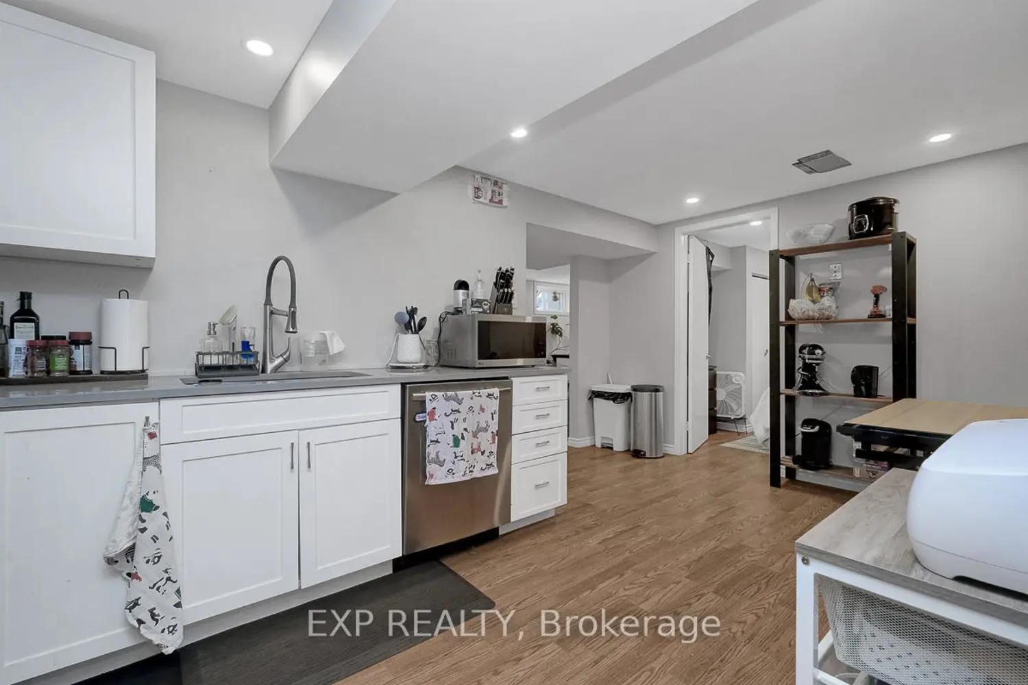 Additional image 17 of 576 Browning Avenue