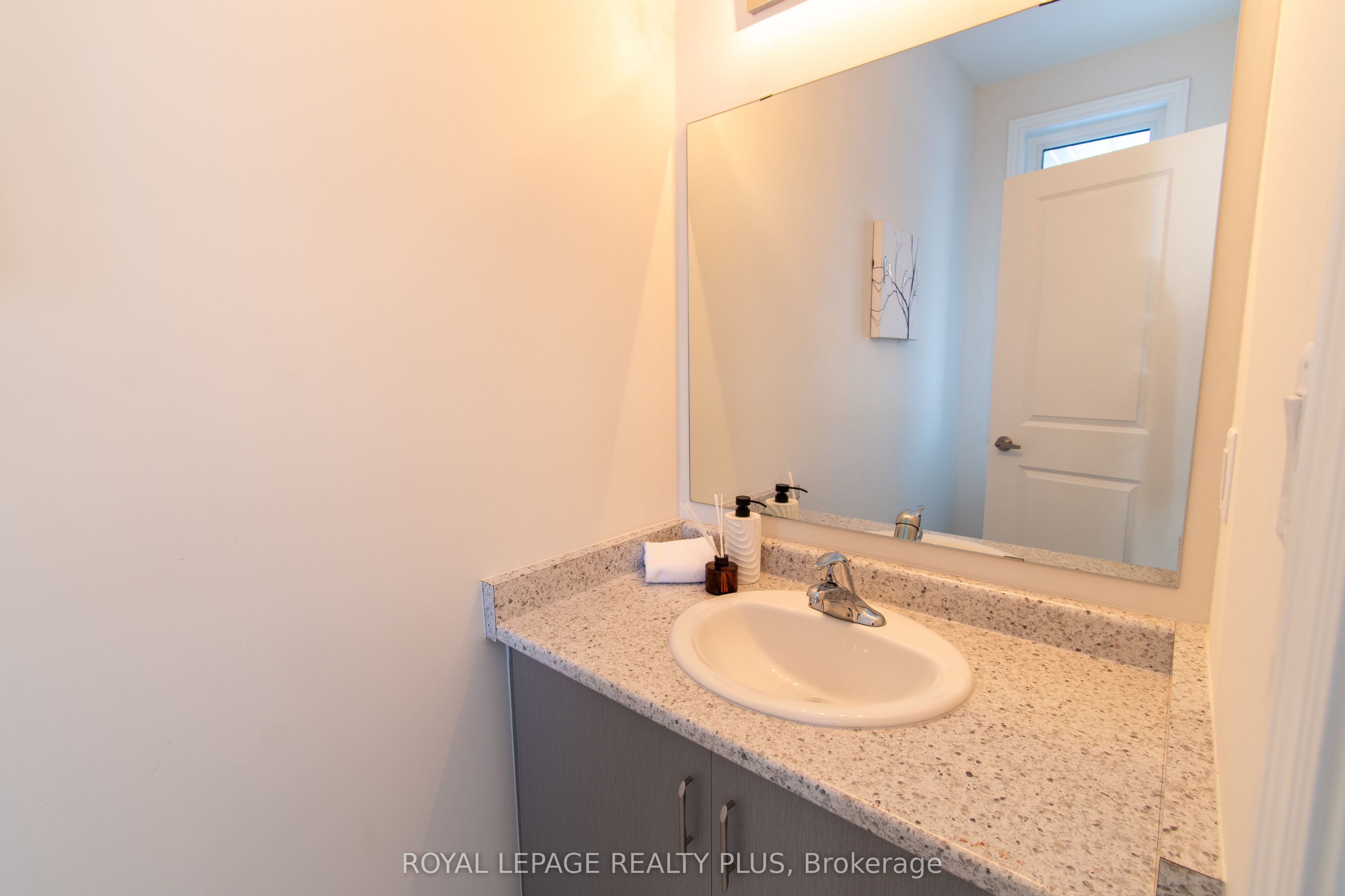Additional image 3 of 147 Dovedale Drive, Georgina, ON, L4P 0S6