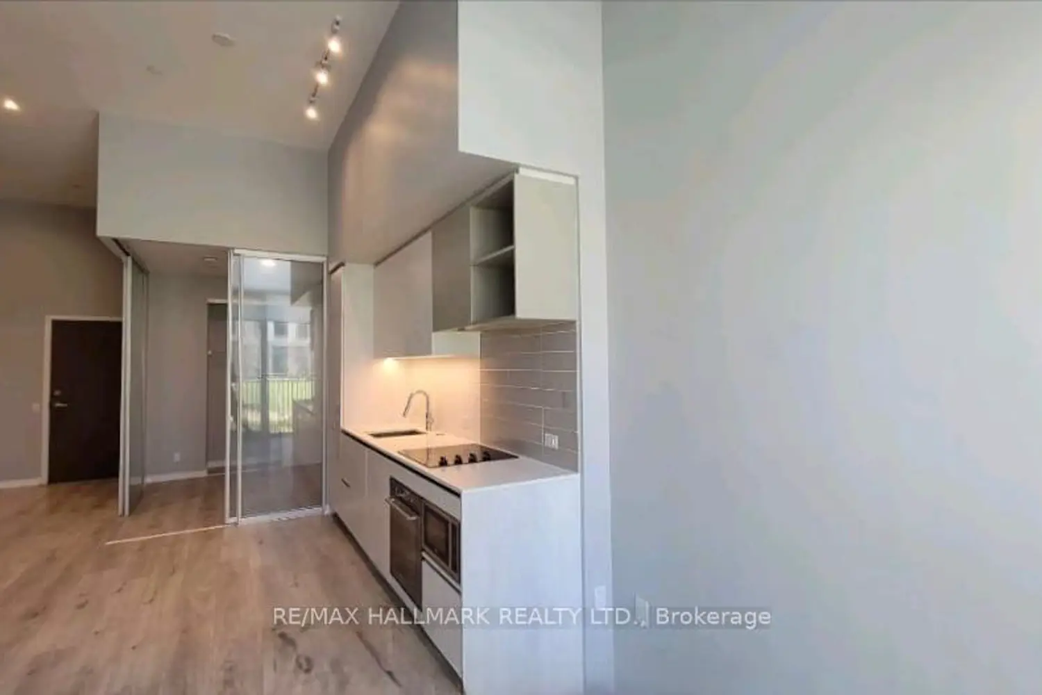 Additional image 3 of 7890 Jane Street 101