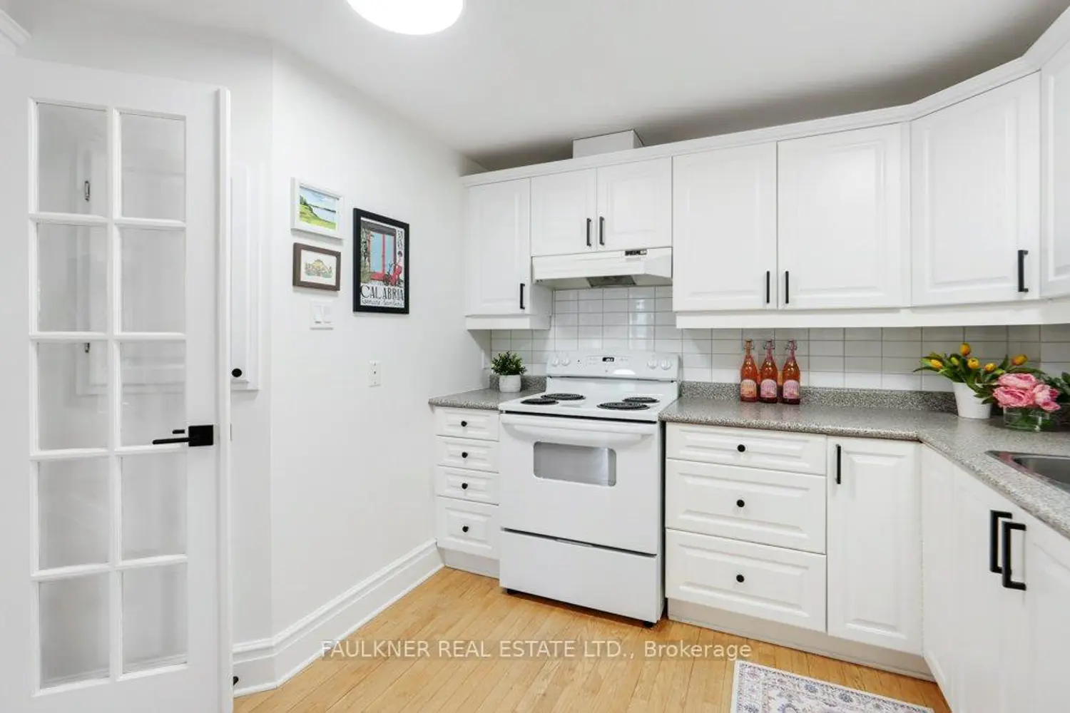 130 Glebe Avenue 203 photo 5