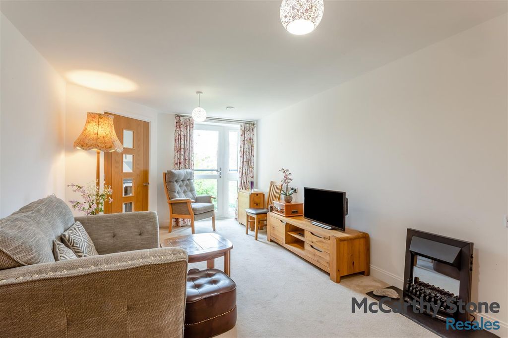Additional image 2 of 1 bed flat for saleSaxon Gardens, Penn Street, Oakham, Rutland LE15