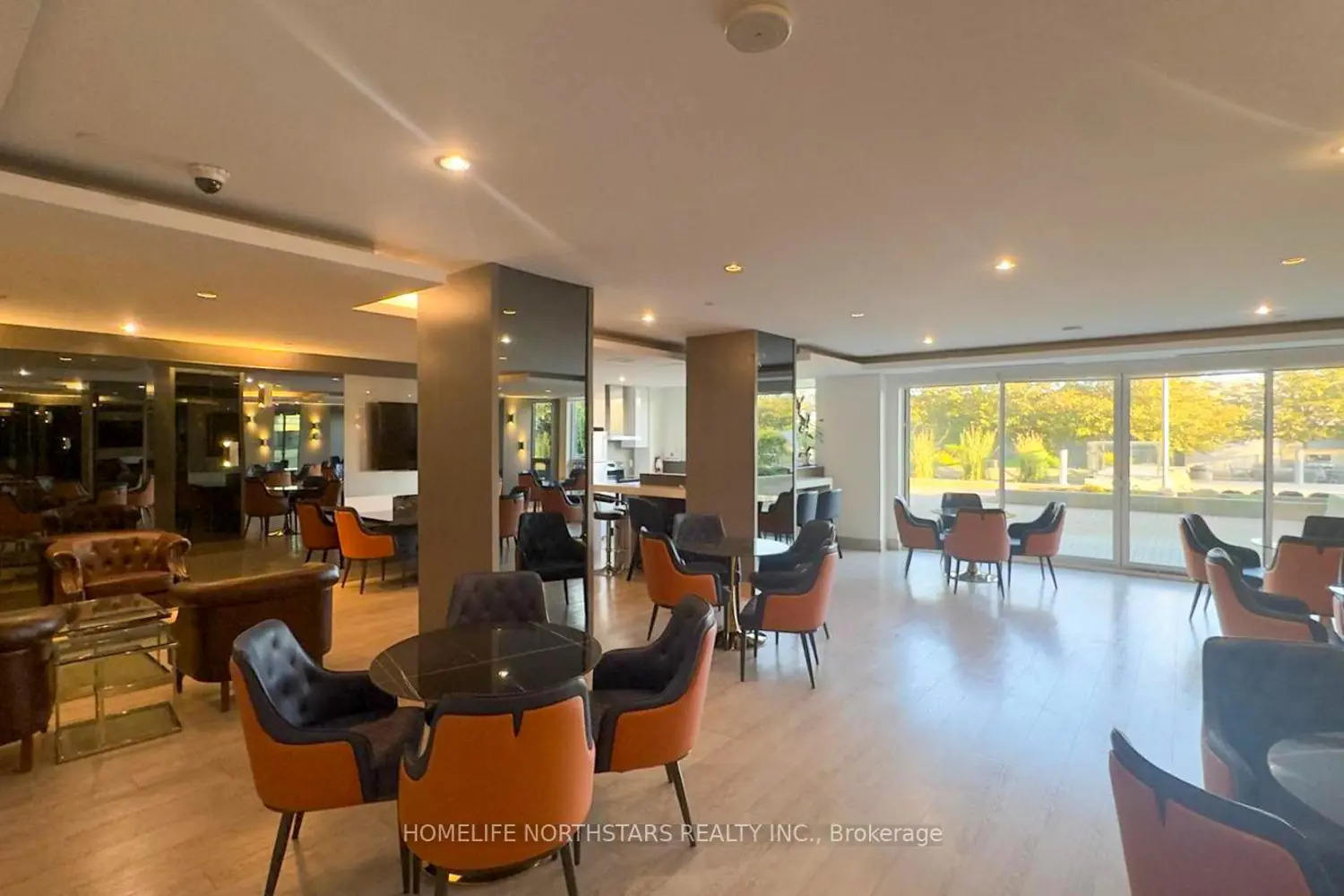 Additional image 17 of 7165 Yonge Street 432