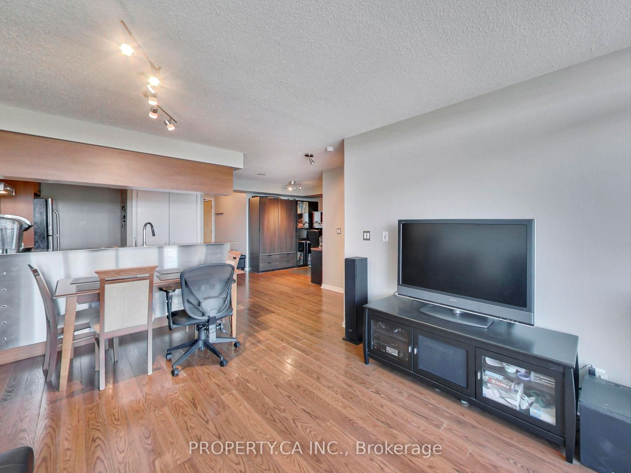 Additional image 5 of 901-185 Legion Road N, Toronto, ON, M8Y 0A1