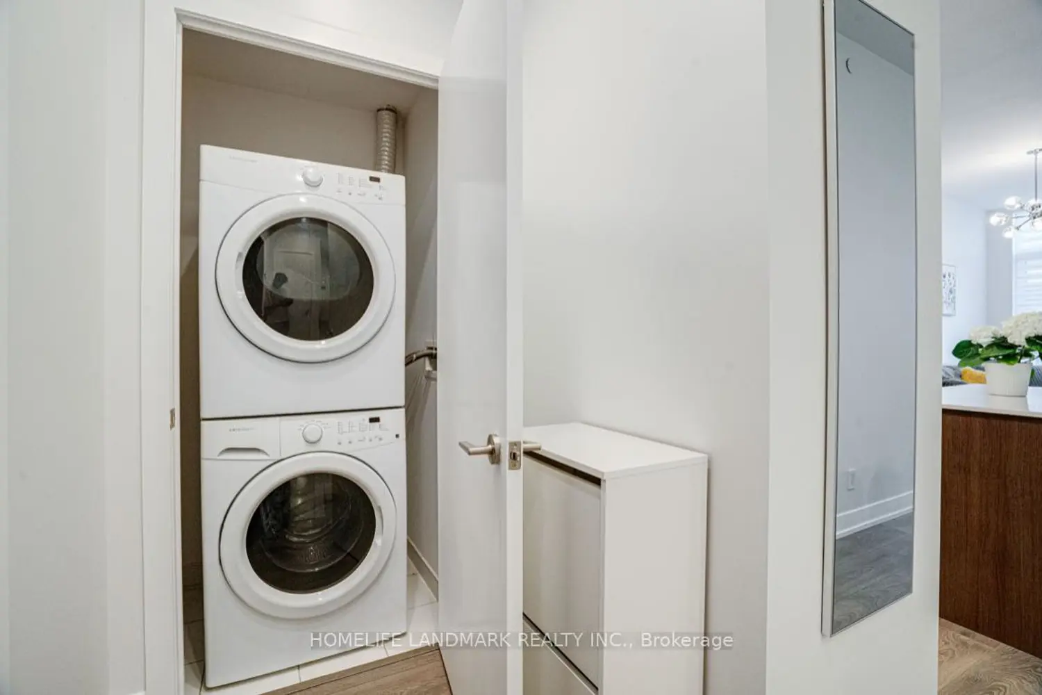 Additional image 17 of 9471 Yonge Street 745