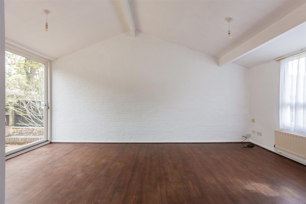 Additional image 6 of 2 bed detached bungalow for saleKnights Croft, New Ash Green DA3