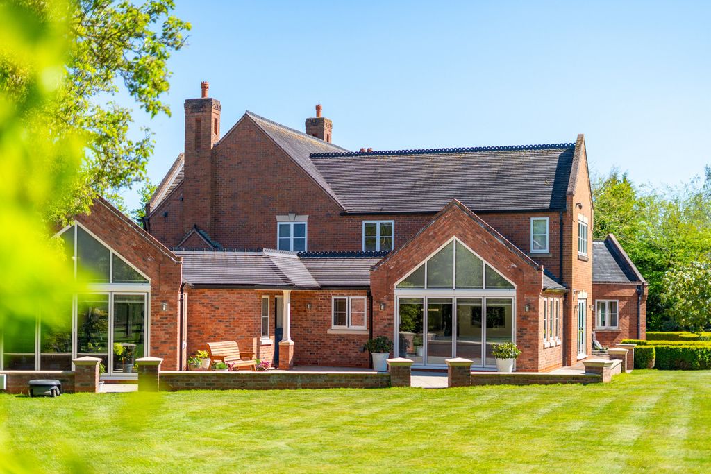 Additional image 41 of 5 bed detached house for saleWeaverlake Drive Yoxall Burton-On-Trent, Staffordshire DE13