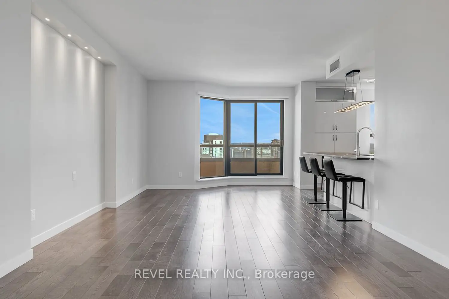 Additional image 4 of 556 Laurier Avenue 2101