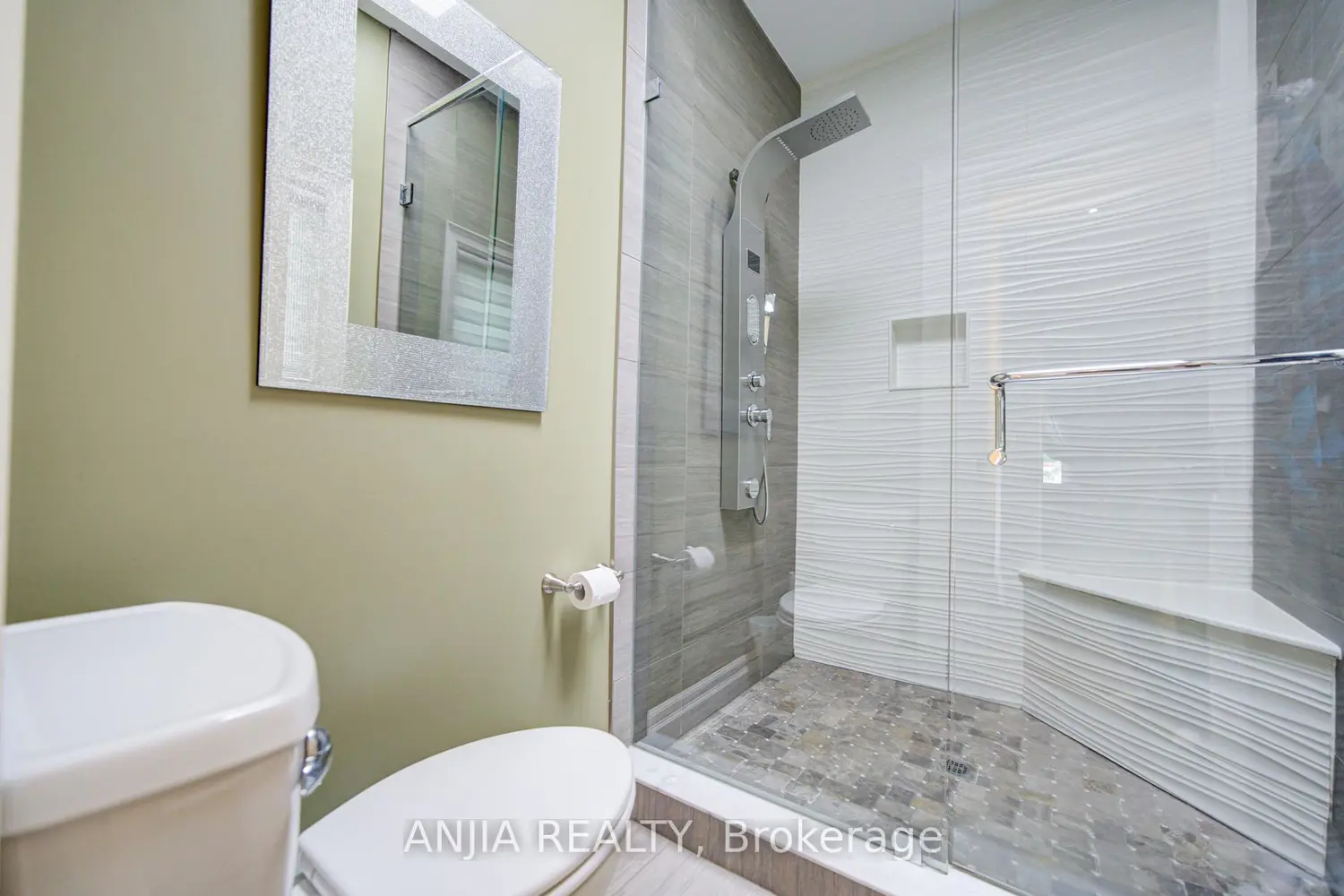 Additional image 9 of 452 Fernleigh Circle