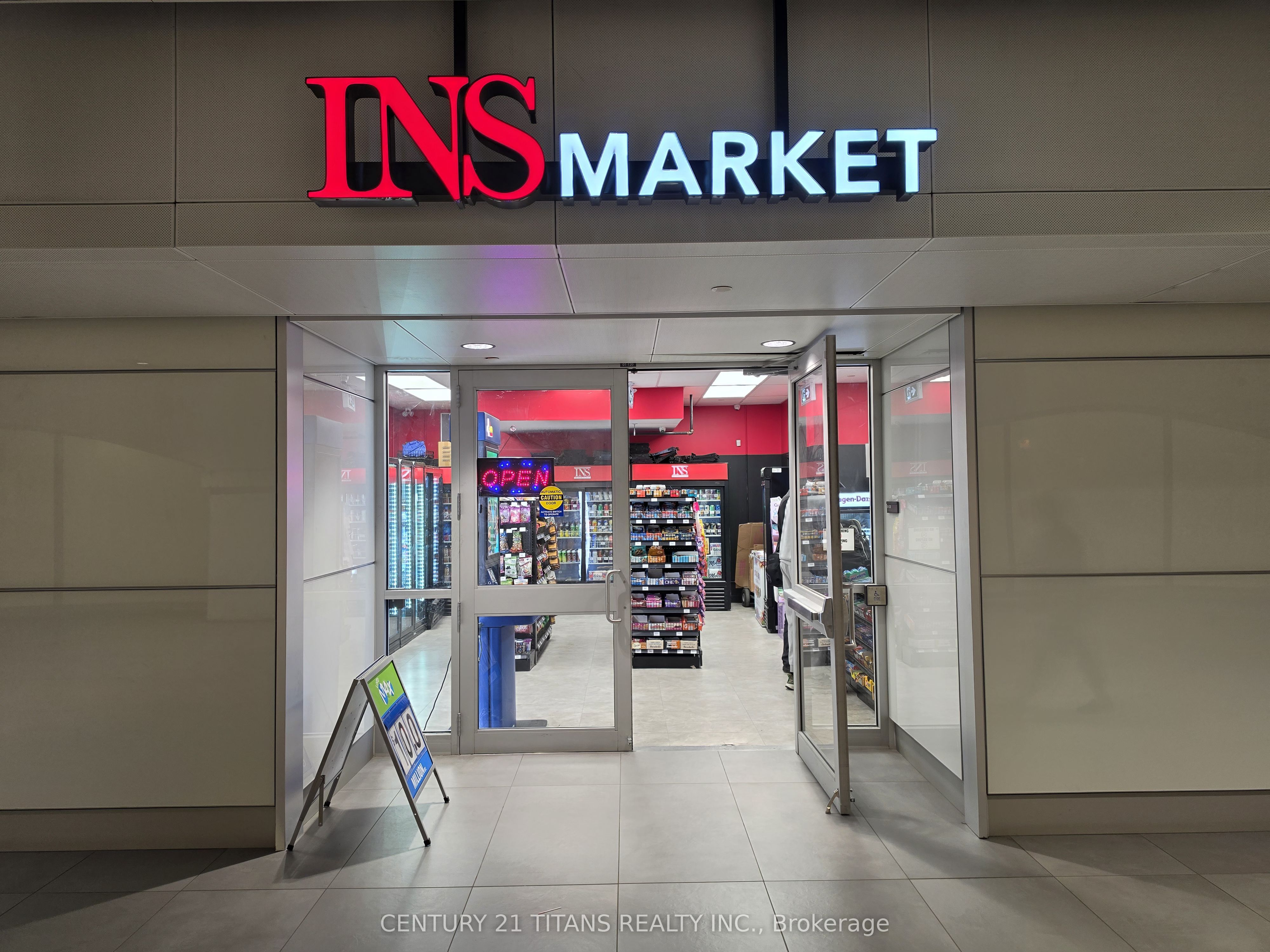 Unit RG1-81 Bay Street, Toronto, ON, M5J 0E7