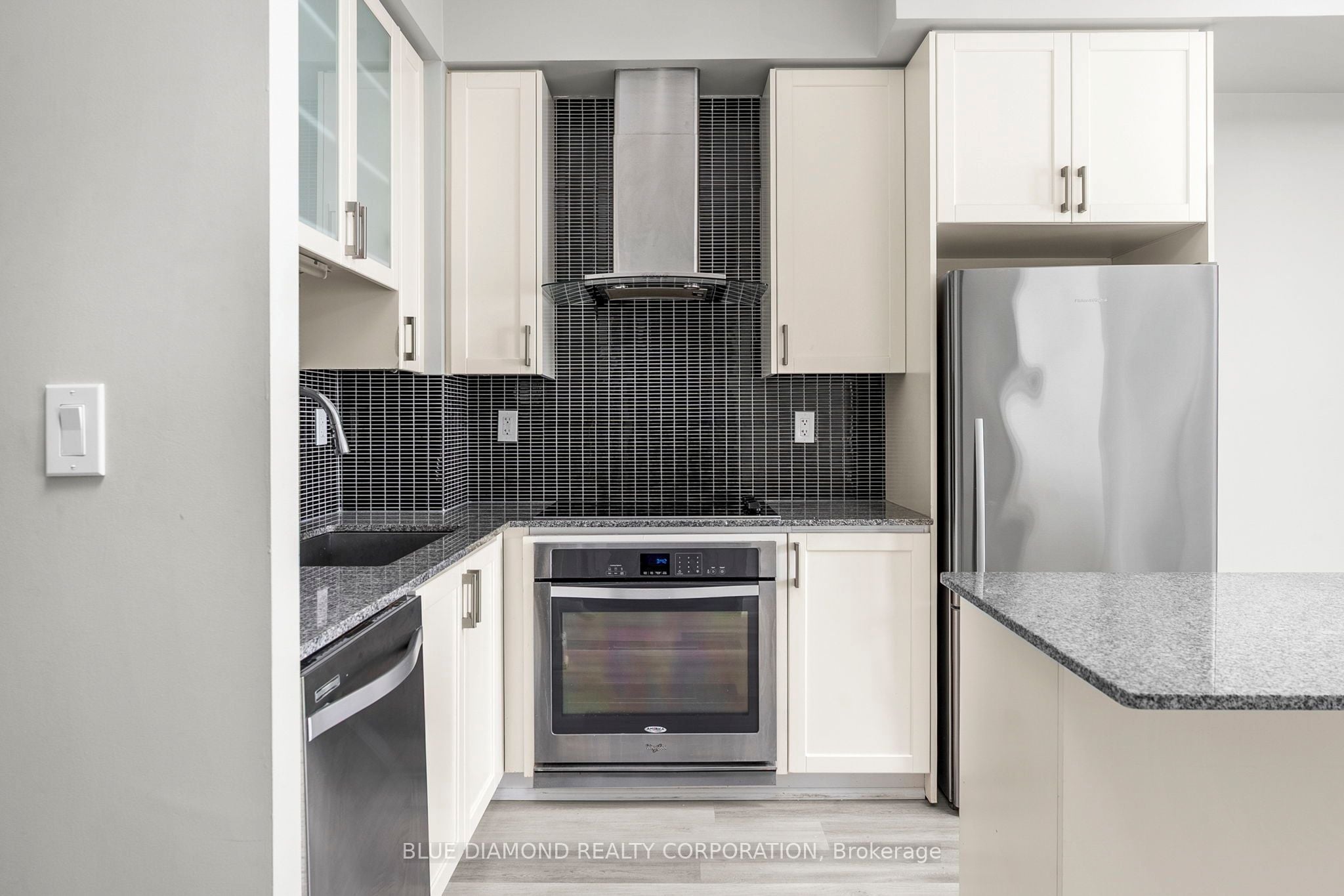 Additional image 3 of 1503-9090 Yonge Street, Richmond Hill, ON, L4C 6Z9