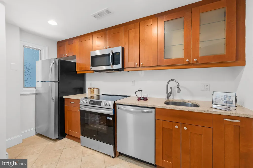 Additional image 5 of 350 9th Street SE Unit 15, Washington, DC 20003