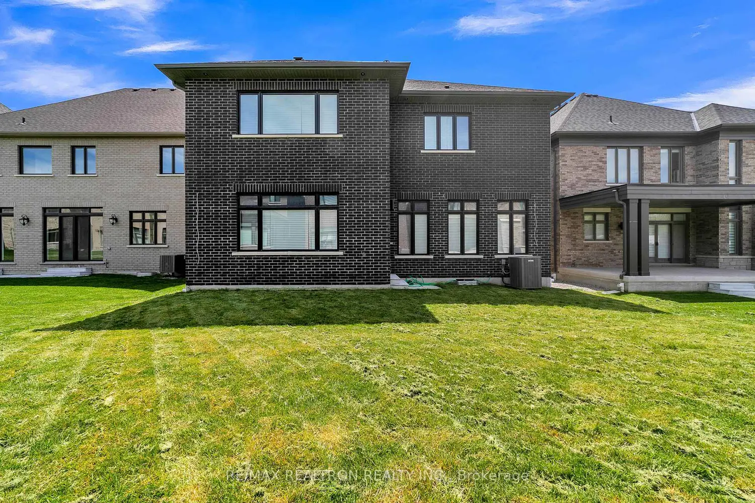 Additional image 20 of 8 Saxby Farm Avenue