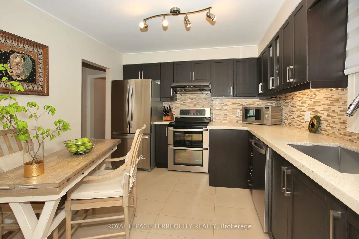 Additional image 9 of 20 Paradise Avenue