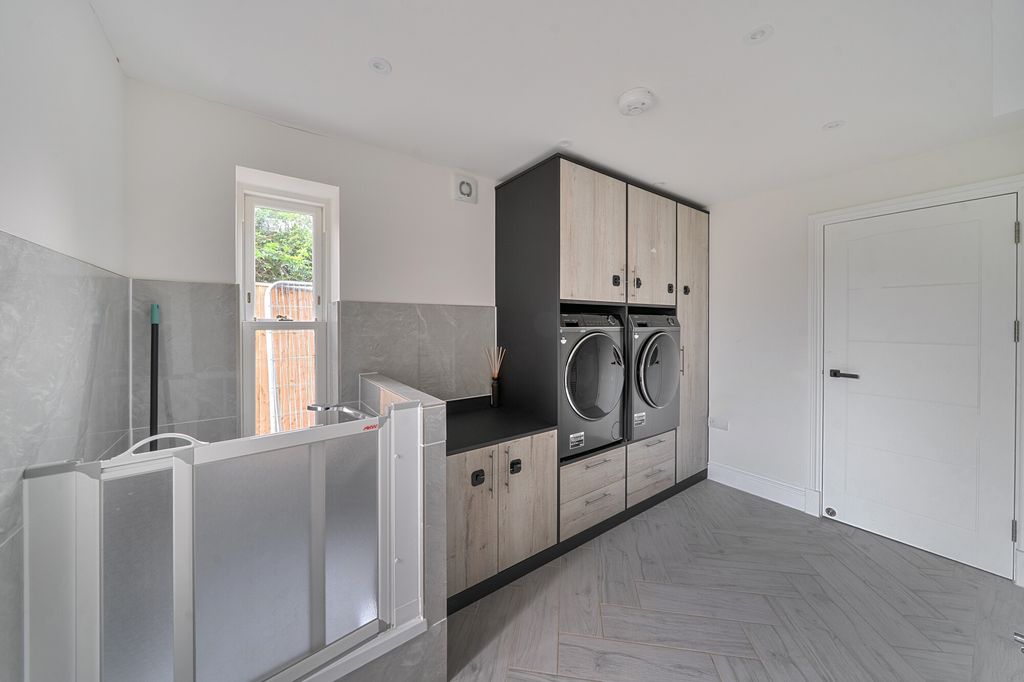 Additional image 9 of 4 bed detached house for saleFox Close, Oxford OX44