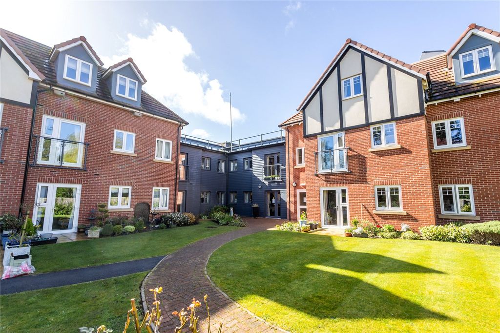 2 bed flat for saleSummerfield Place, Wenlock Road, Shrewsbury, Shropshire SY2