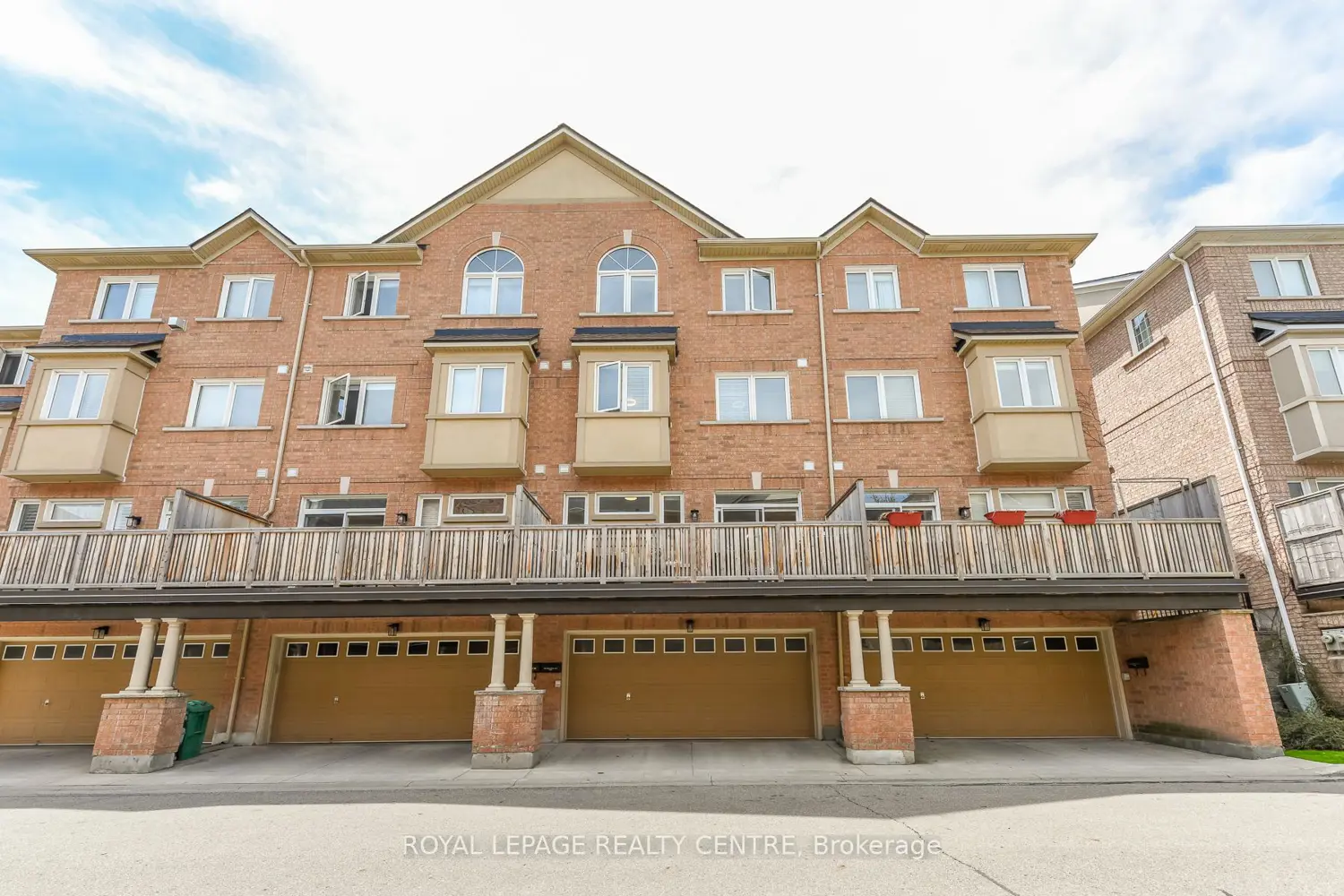 Additional image 16 of 60 Rosewood Avenue 210