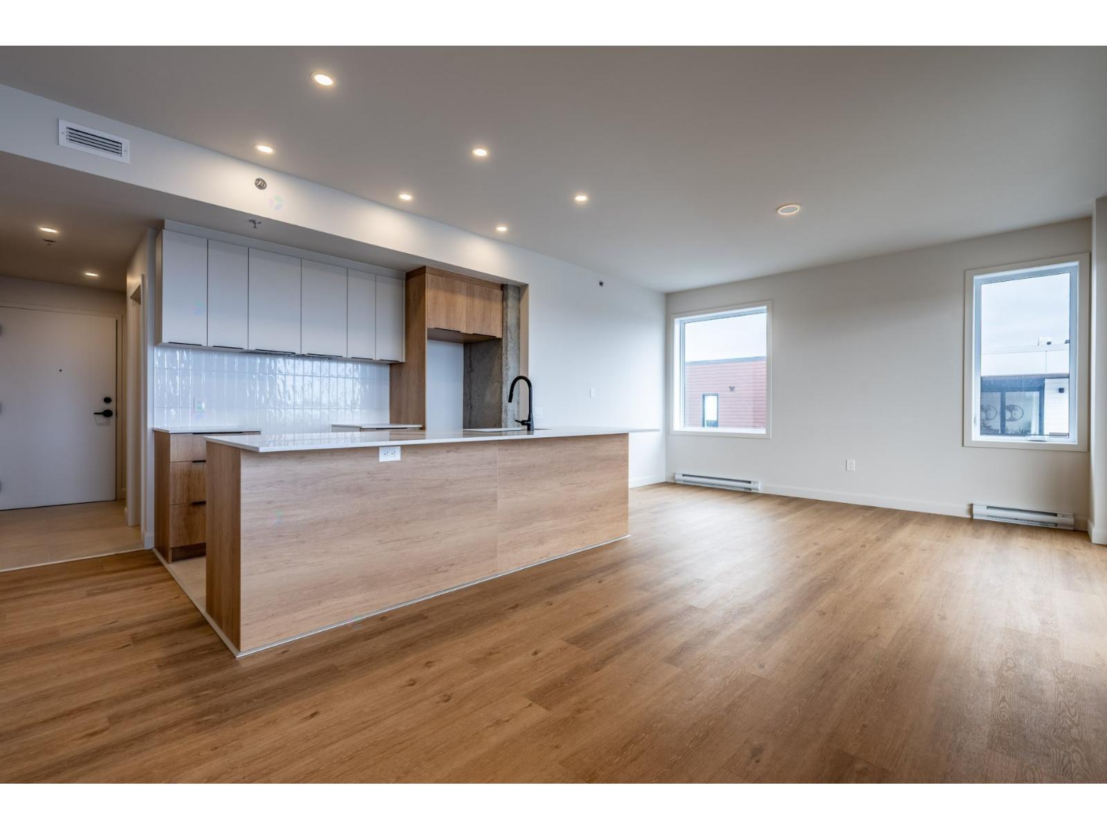 1200 Av. des Draveurs