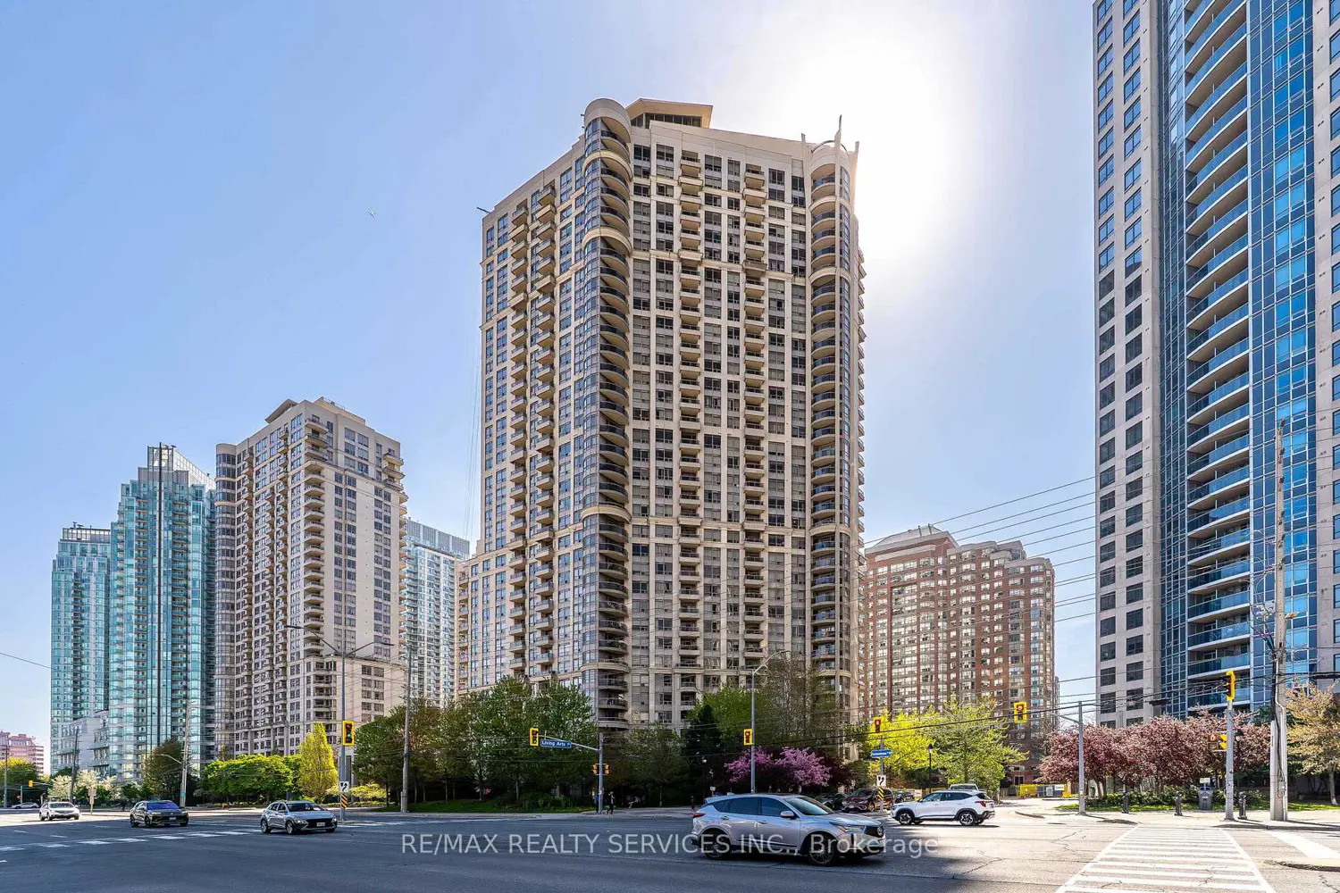 310 Burnhamthorpe Road 1711