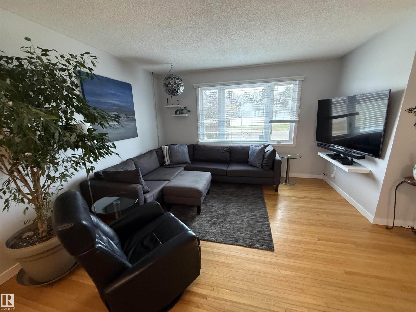 Additional image 3 of 11948 132 Street NW, Edmonton, AB, T5L1P4