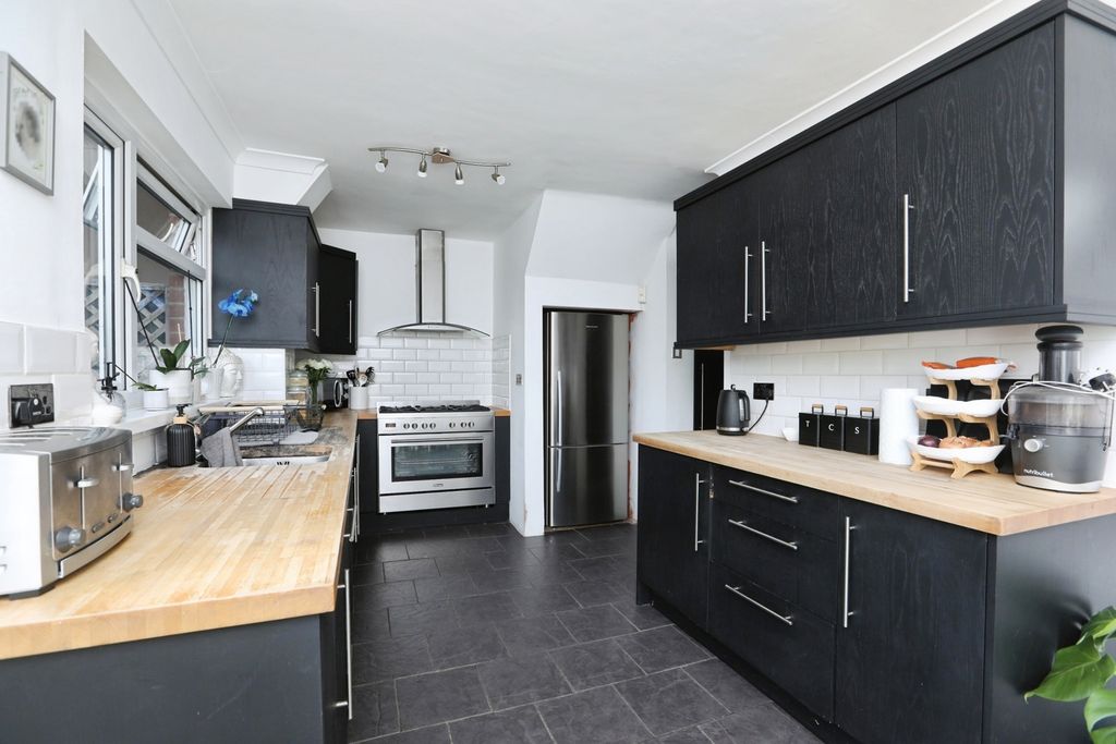 Additional image 16 of 3 bed semi-detached house for saleManor Grove, Sittingbourne, Kent ME10