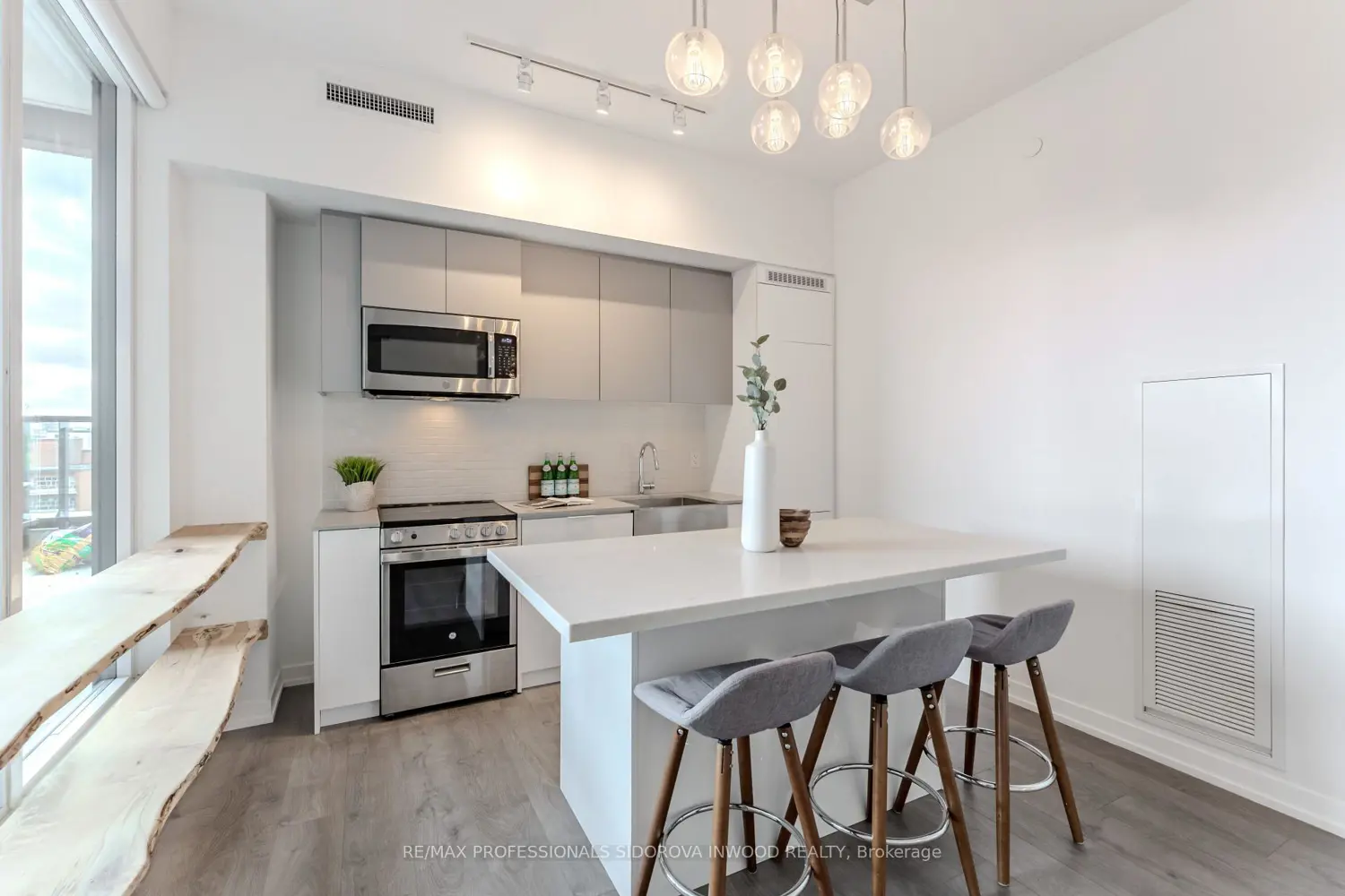 270 Dufferin Street 515 photo 3