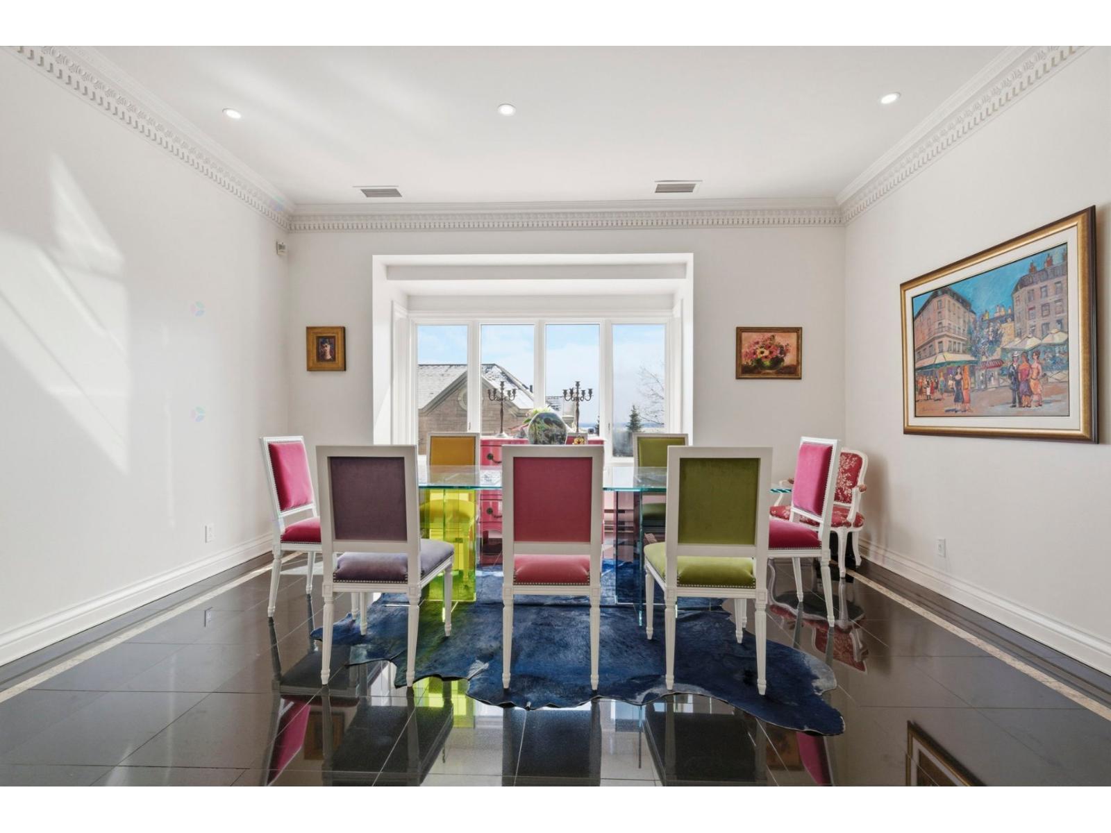 12 Av. Sunnyside