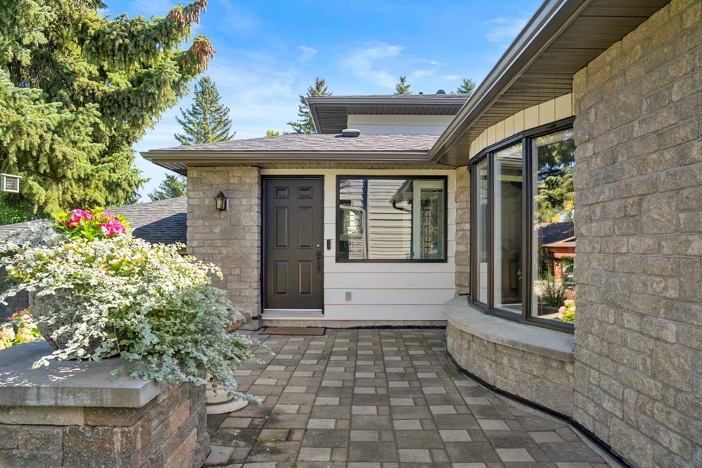 Additional image 6 of 855 Oakside Circle SW, Calgary, AB, T2V 4P5