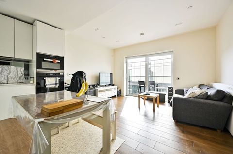 Columbia Gardens, Earls Court, London SW6