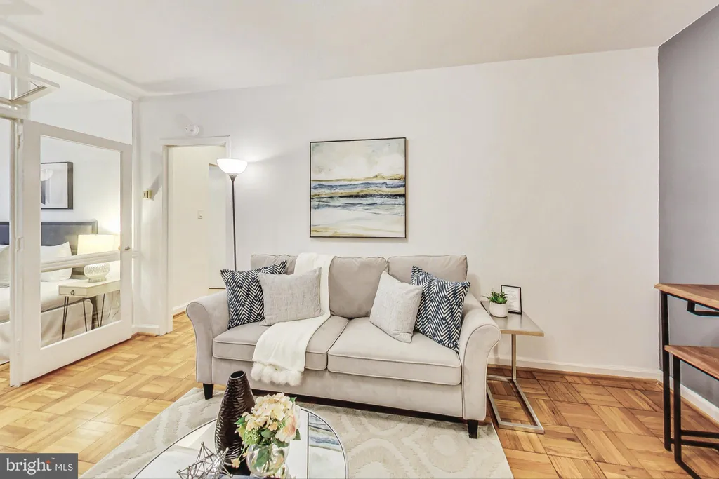 1 Scott Circle NW Unit 116, Washington, DC 20036 photo 4