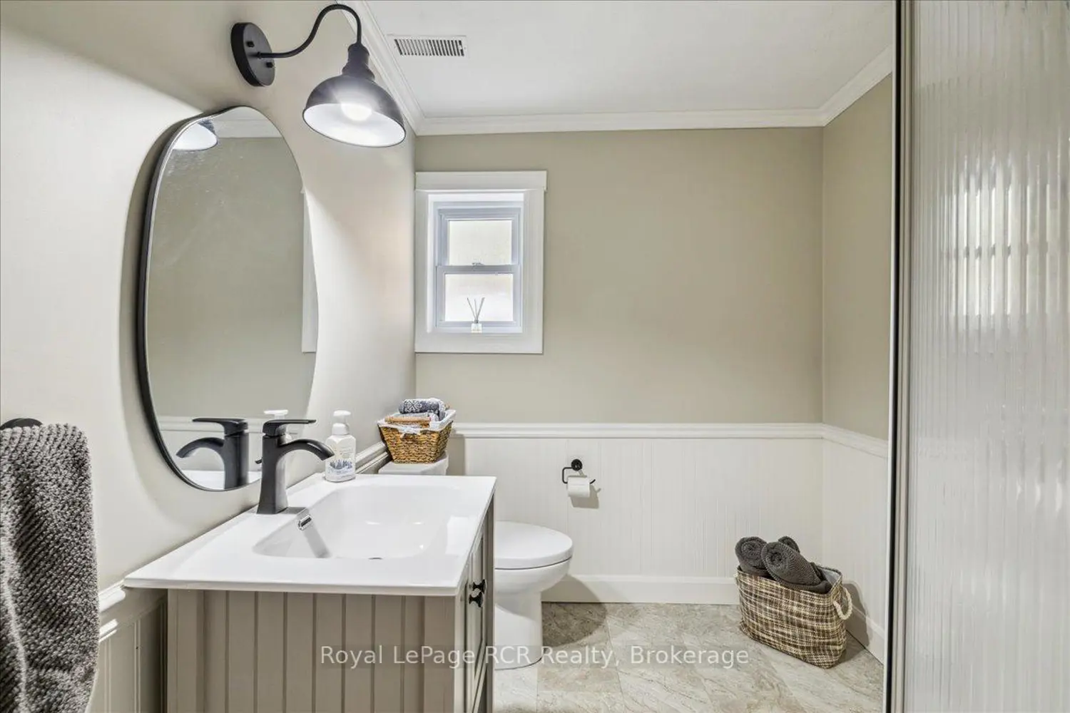 Additional image 8 of 103488 Grey 18 Road