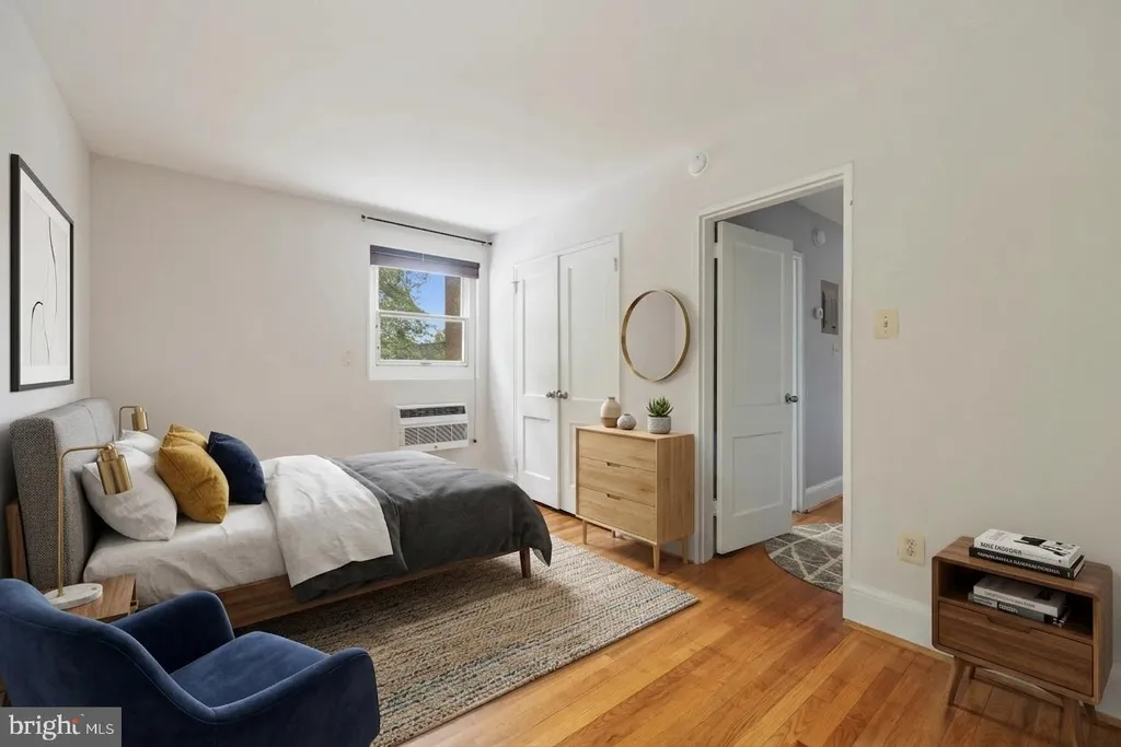 4595 Macarthur Boulevard NW Unit 4, Washington, DC 20007 photo 2