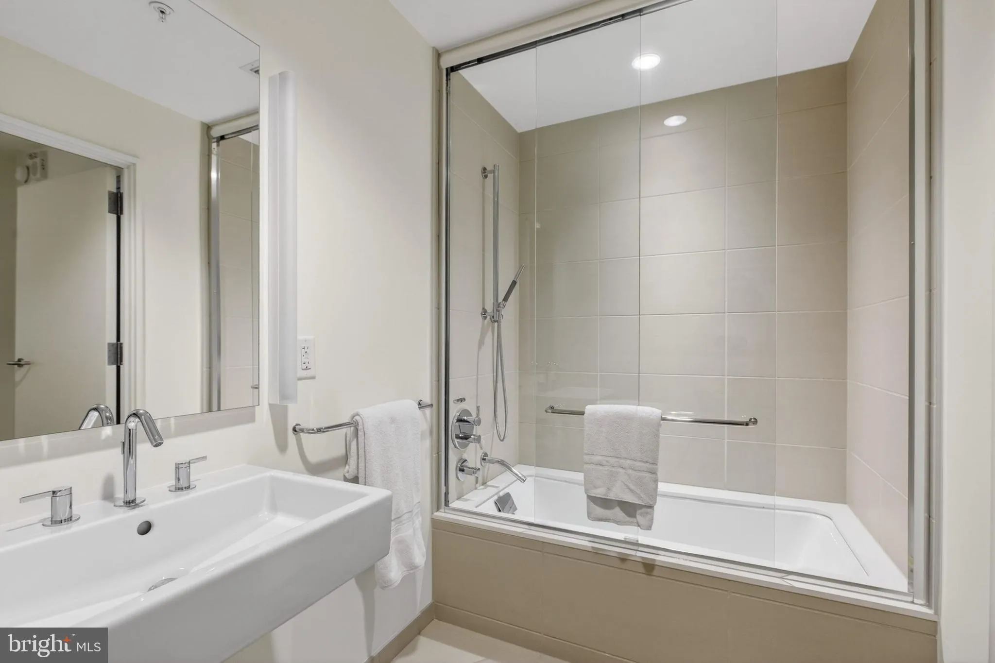 Additional image 78 of 925 H Street NW Unit 606, Washington, DC 20001