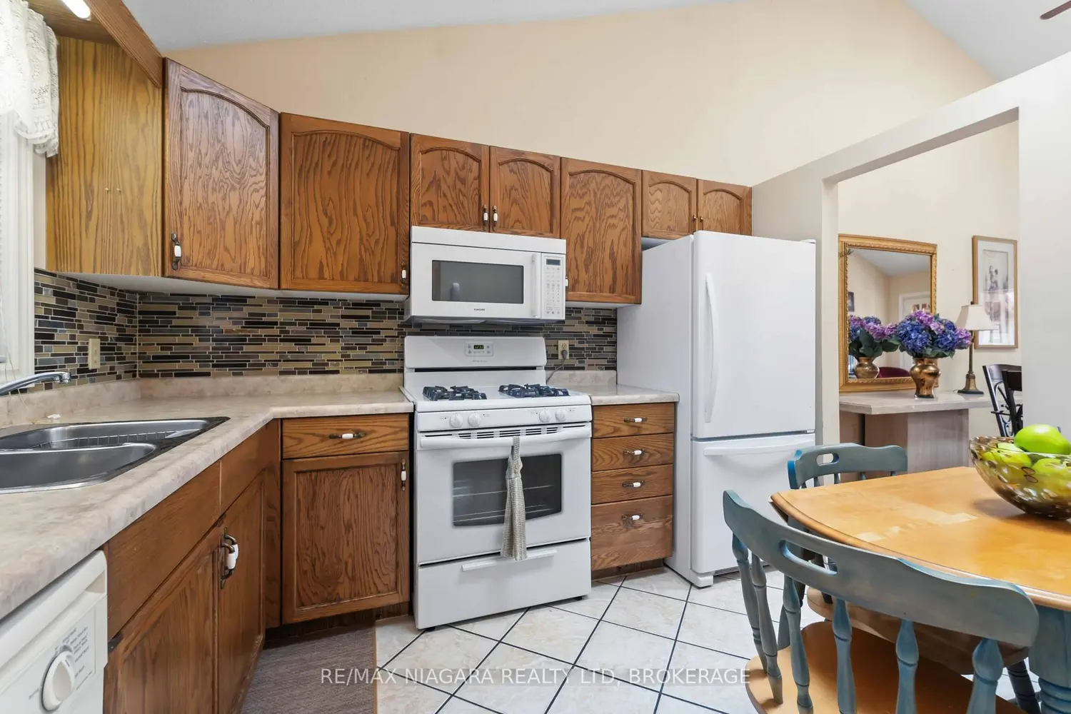 Additional image 3 of 4117 Apple Blossom Lane 9