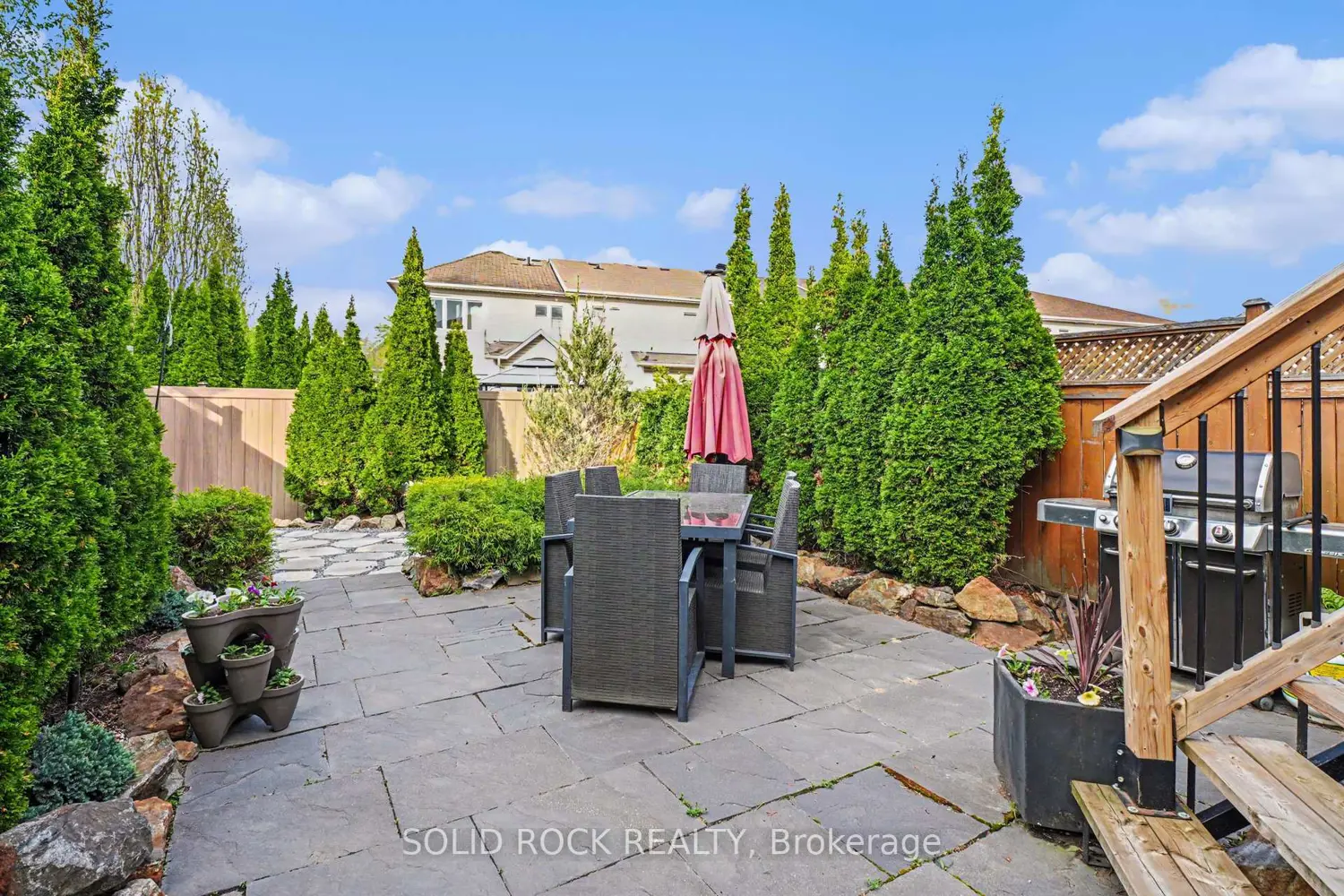 Additional image 15 of 2064 Dunollie Crescent