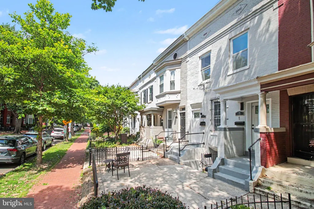 Additional image 32 of 219 P Street NW, Washington, DC 20001