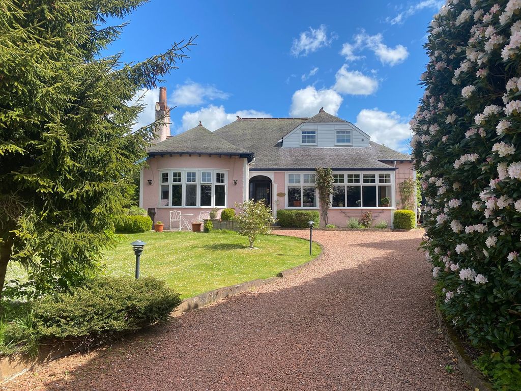 4 bed detached house for saleThe Pink House, 8 Manse Drive, Biggar ML12