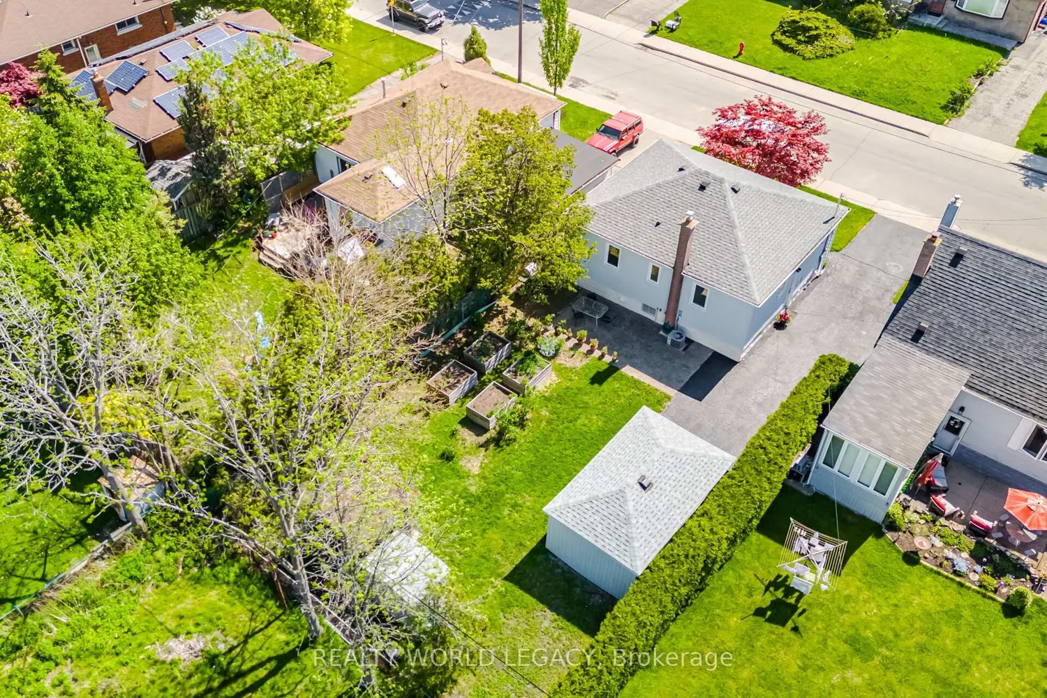Additional image 19 of 94 Clarendon Avenue