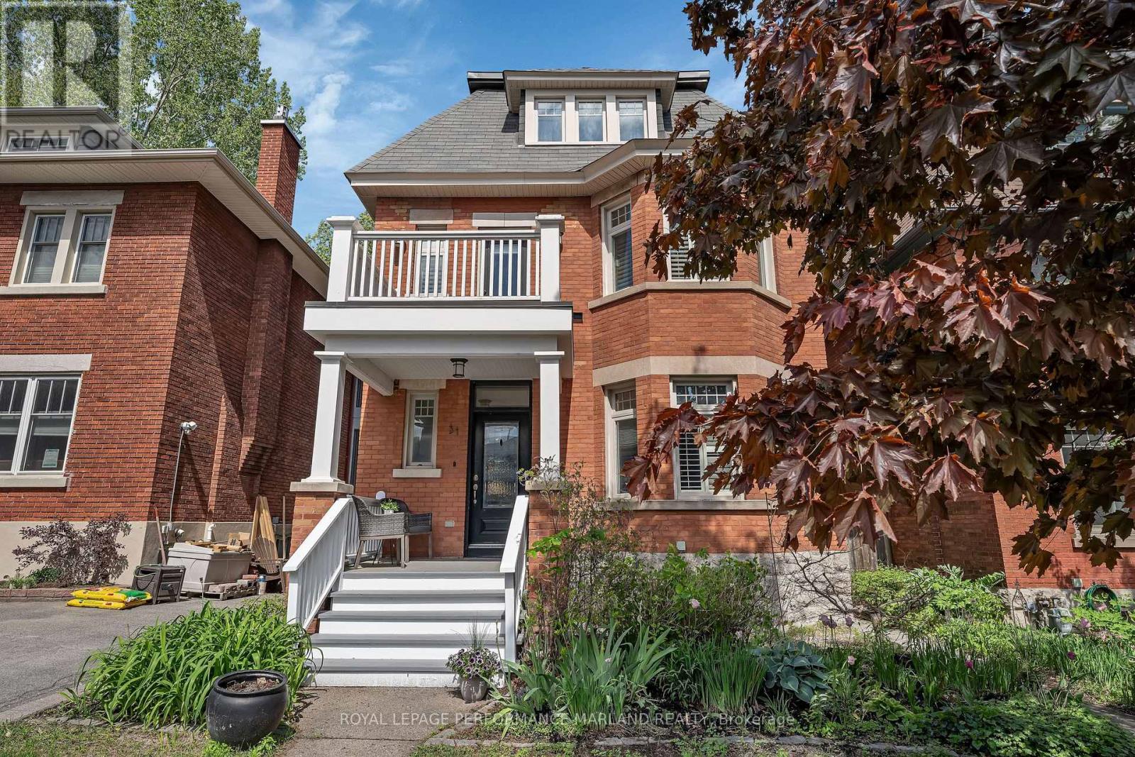 31 WILLARD STREET