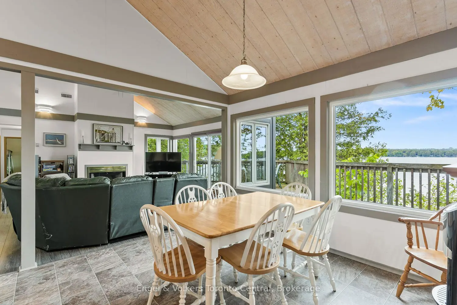 Additional image 8 of 14 Victoria Island