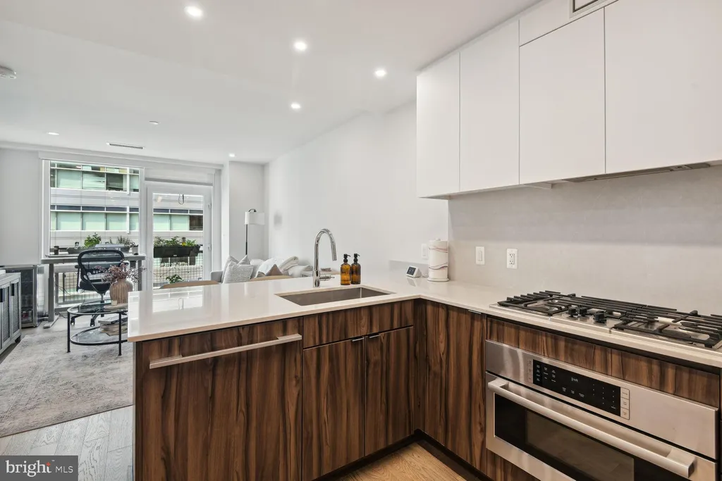 Additional image 4 of 37 L Street SE Unit 601, Washington, DC 20003