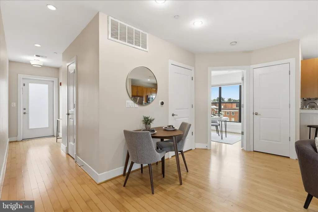 Additional image 8 of 5201 Wisconsin Avenue NW Unit 406, Washington, DC 20015