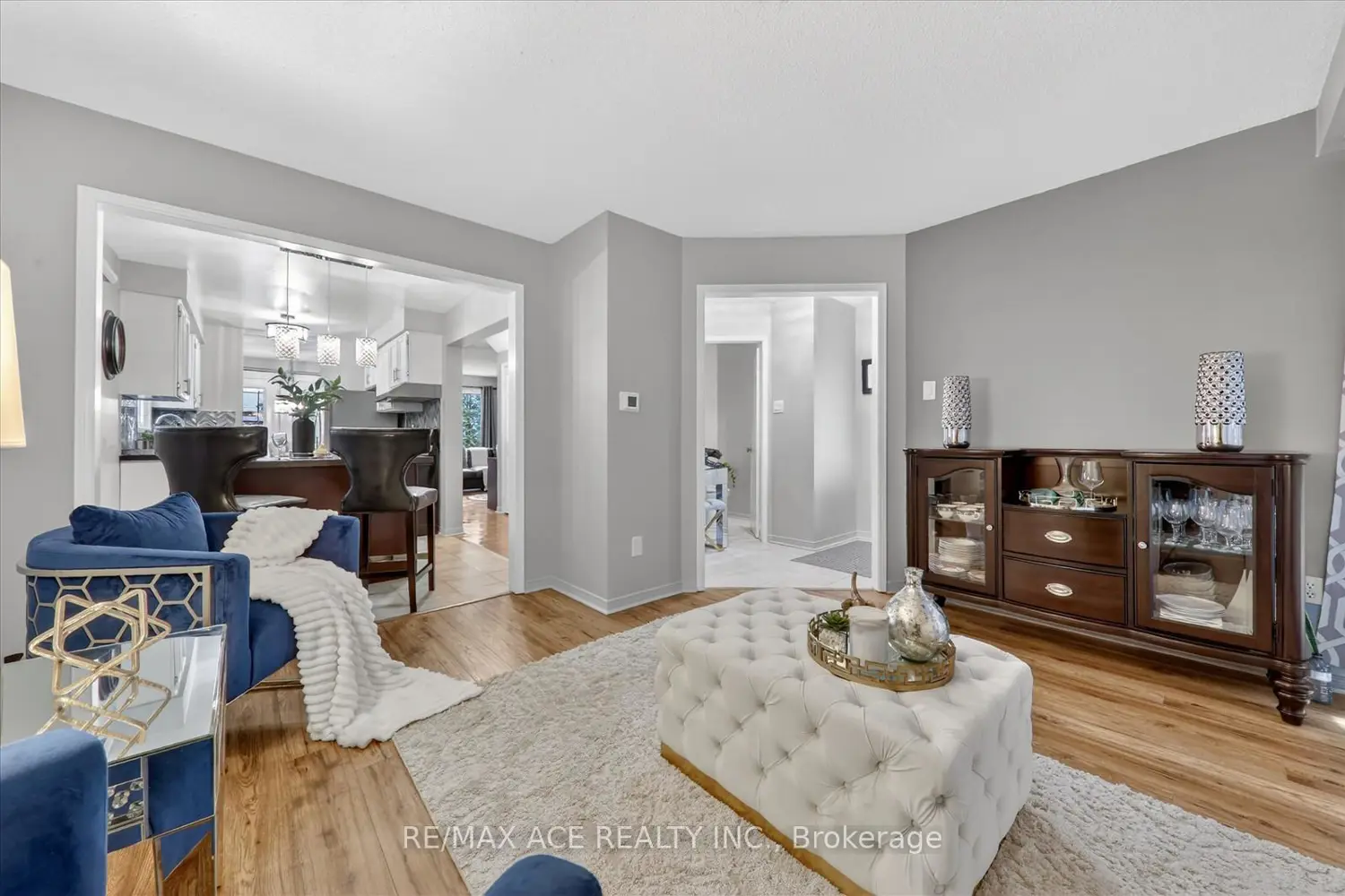 1 Aldcroft Crescent photo 3