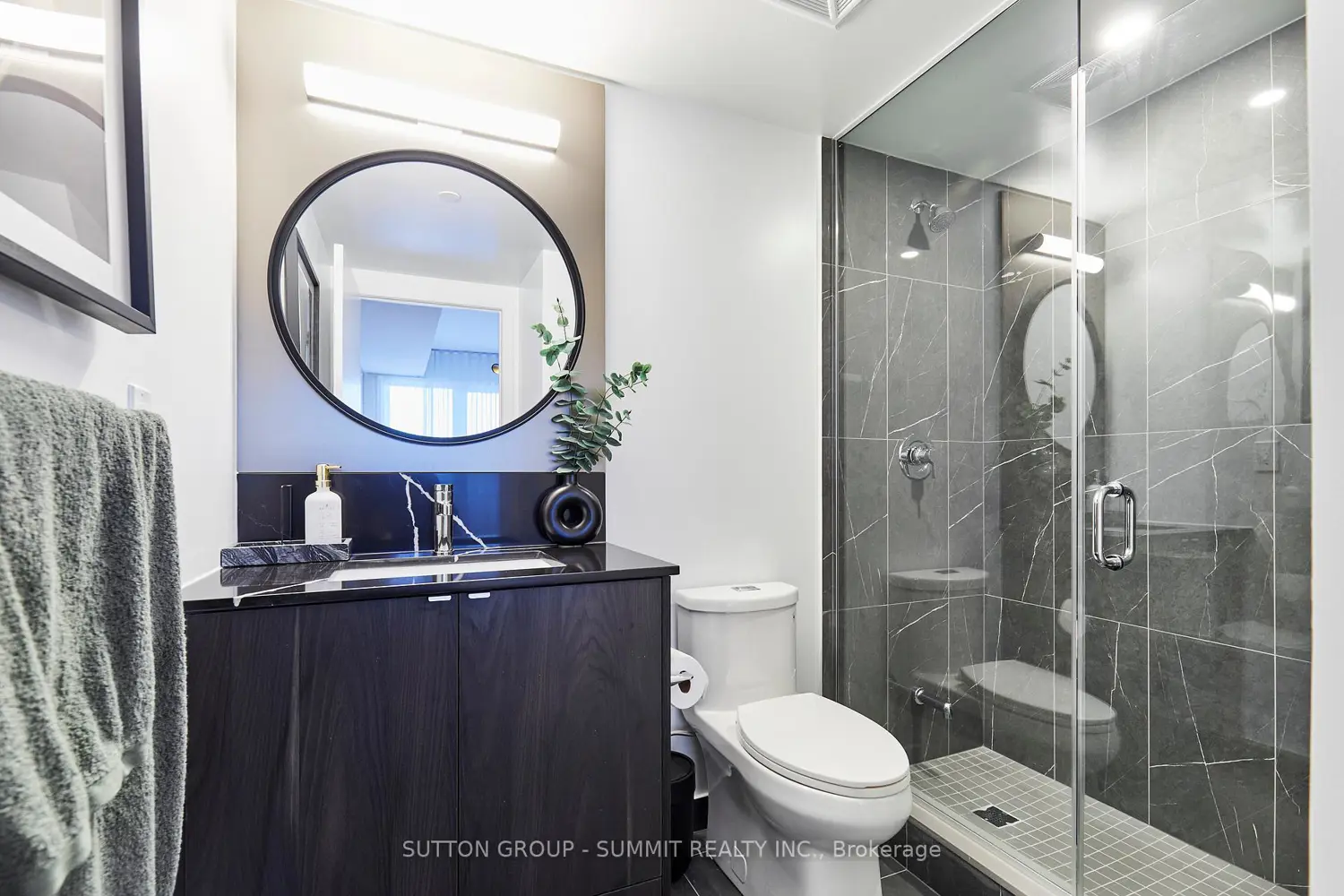 771 Yonge Street 2501 photo 2